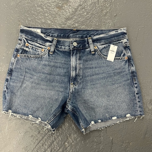 GAP Pants - NWT Gap Stride Right Blue Denim Cutoff Shorts size 29